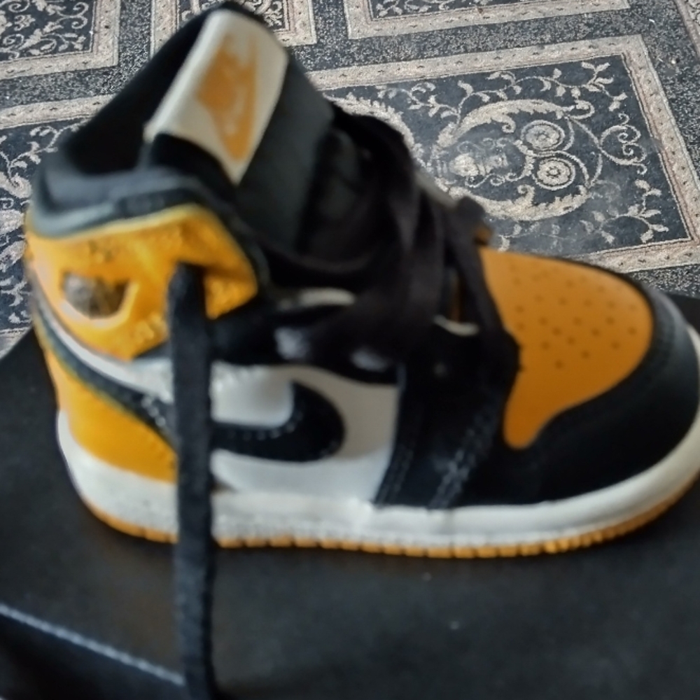 Nike Black and Orange Sneakers High-Top Design